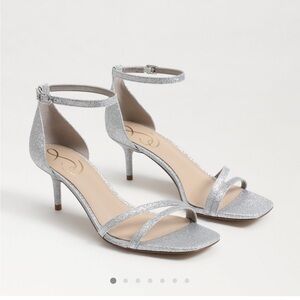 2024 Sam Edelman Womens Size 7 W Peonie Silver Glitter Kitten Heel Sandals NEW